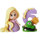 Ejemplo de decoración infantil con apliques del molde Simone Moldes, escena estilo princesa de torre (número y figura no incluidos).